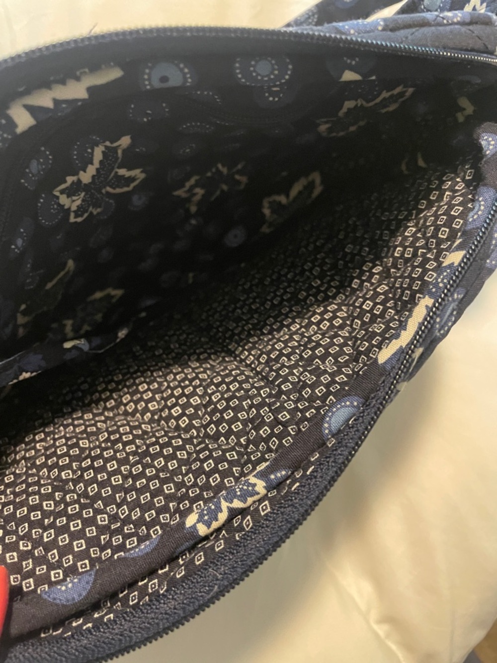 Set of 2 Vera Bradley Vintage handbags. - Picture 4 of 13